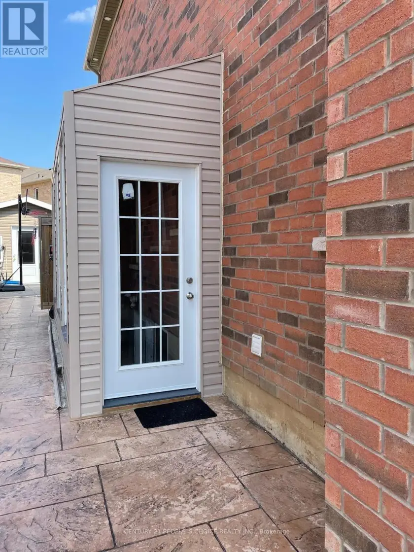 Detached at BSMT - 12 TETRA COURT, Brampton
