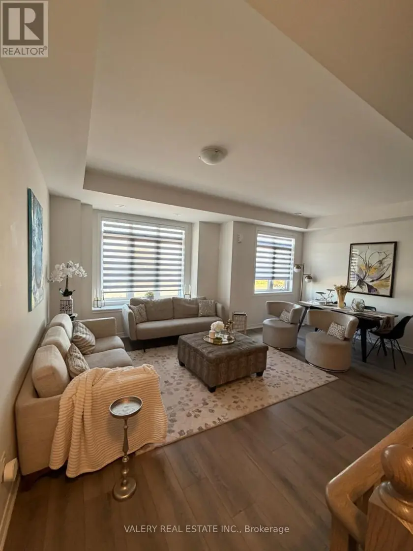 Townhouse at 517 DUNDAS STREET E, Oakville
