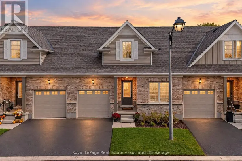 Townhouse at 10 - 19 BRAIDA LANE, Halton Hills