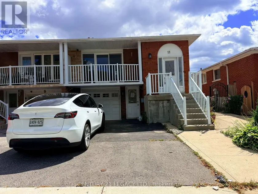 Semi-Detached/Link at 11 TOLTON DRIVE, Brampton