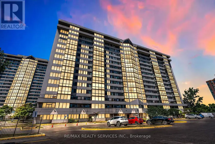 Apartment at 306 - 21 MARKBROOK LANE N, Toronto