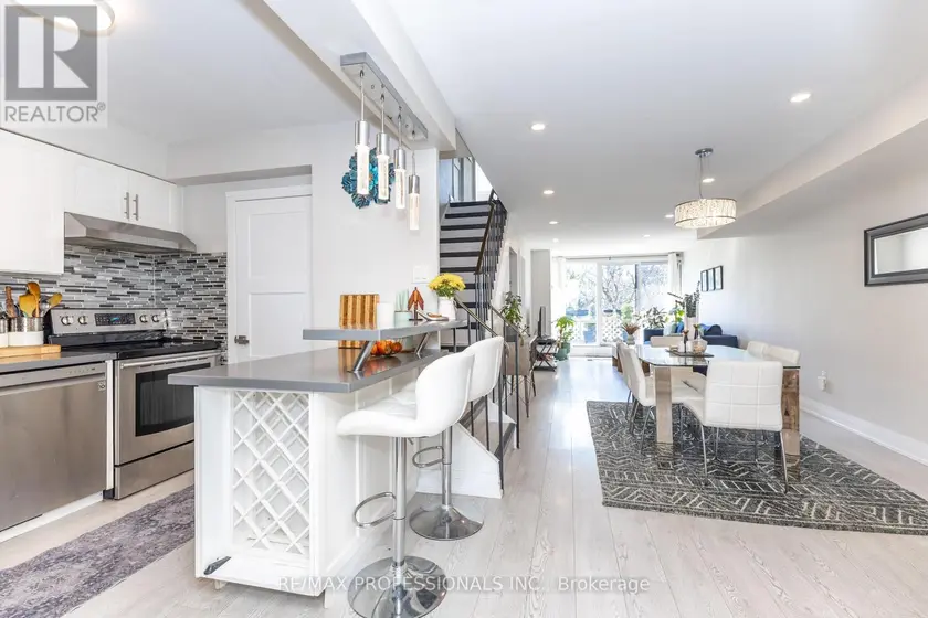 Townhouse at 339 - 2 VALHALLA INN ROAD, Toronto