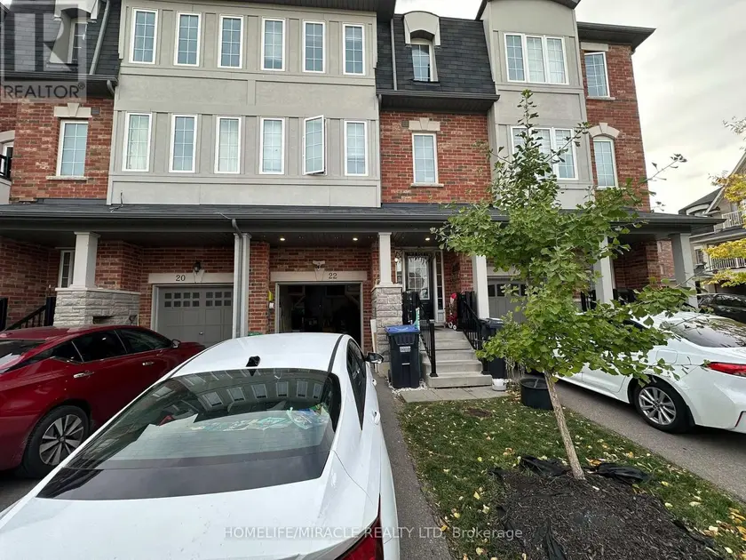 Townhouse at 22 HOBART GARDENS, Brampton