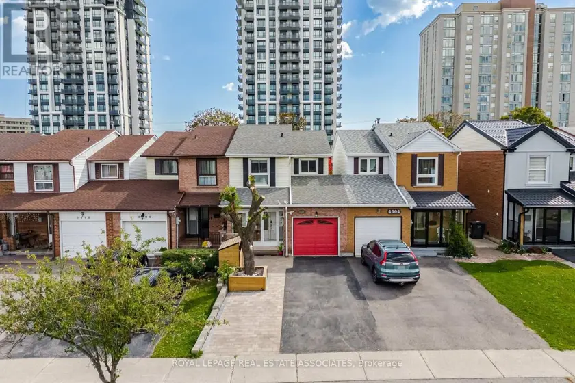 Semi-Detached/Link at 4002 BISHOPSTOKE LANE, Mississauga
