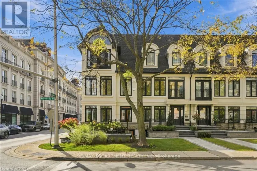 Townhouse at 305 RANDALL STREET, Oakville