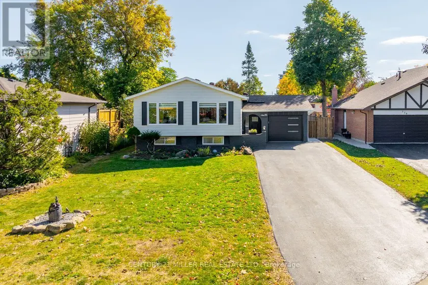 Detached at 582 STRATHCONA COURT, Milton