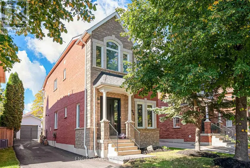 Detached at 2592 CASTLE HILL CRESCENT, Oakville