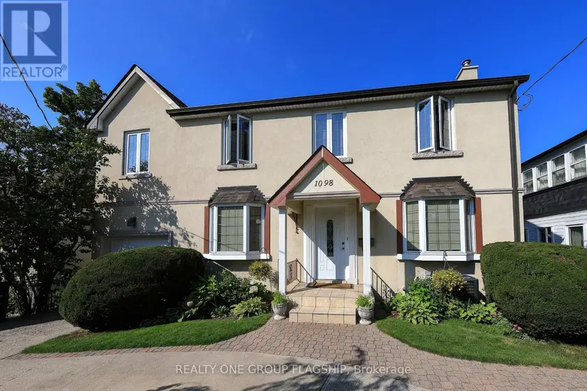 Detached at 1098 KIPLING AVENUE, Toronto