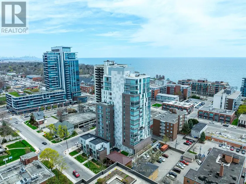 Apartment at 401 - 8 ANN STREET, Mississauga