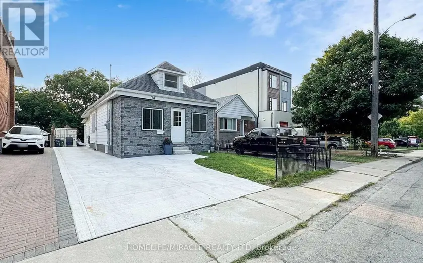 Detached at 14 SPEARS STREET, Toronto