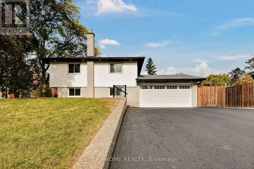 Detached at 139 THIRD LINE, Oakville