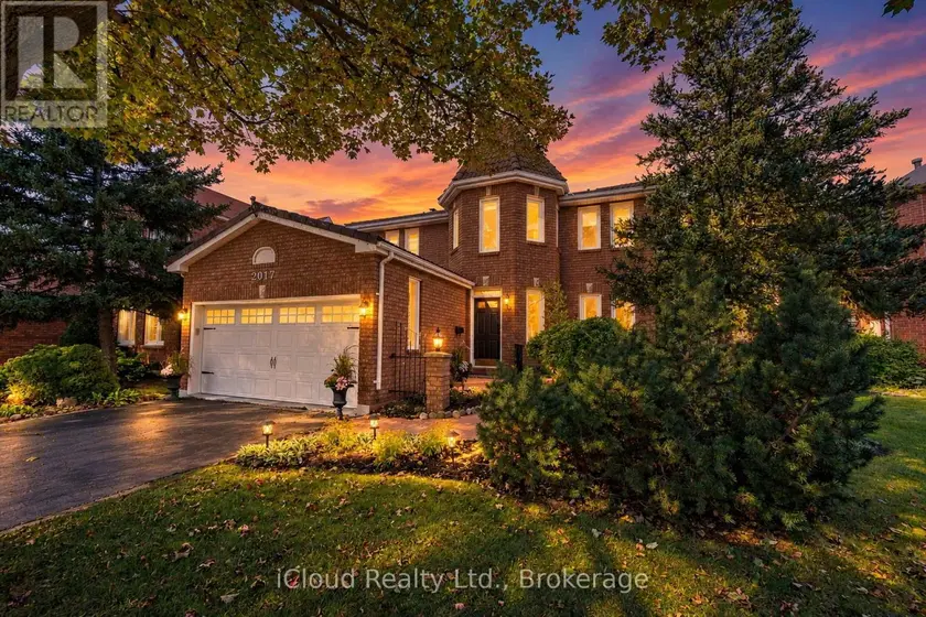 Detached at 2017 GRENVILLE DRIVE, Oakville