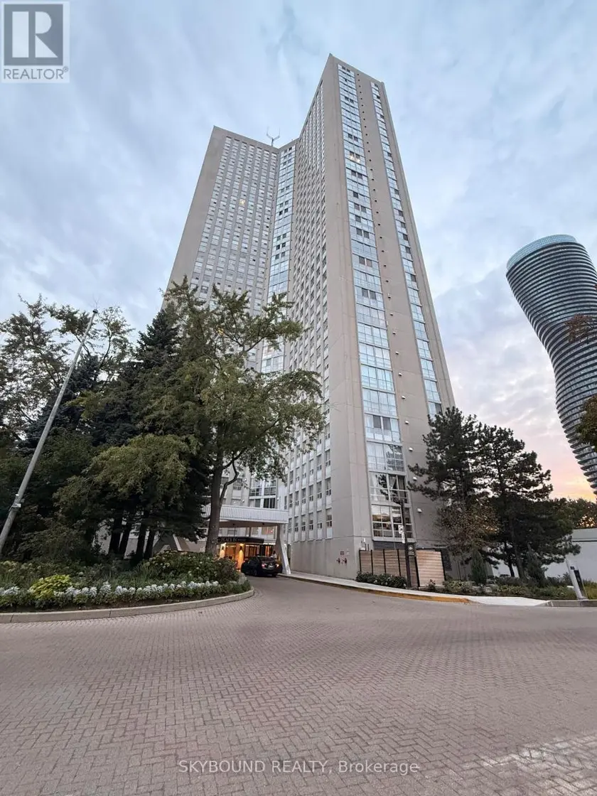 Apartment at 3106 - 3650 KANEFF CRESCENT, Mississauga