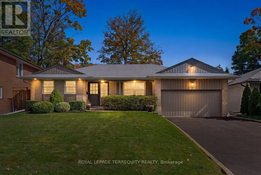 Detached at 21 GREENCOAT ROAD, Toronto