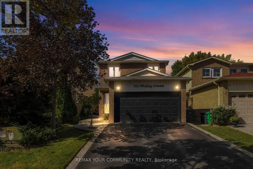 Detached at 7013 HICKLING CRESCENT, Mississauga