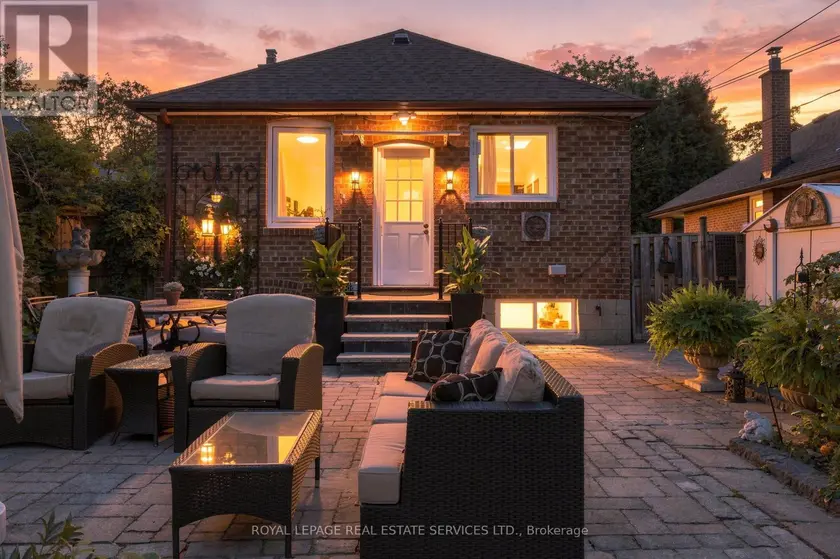 Detached at 89 YORKVIEW DRIVE, Toronto