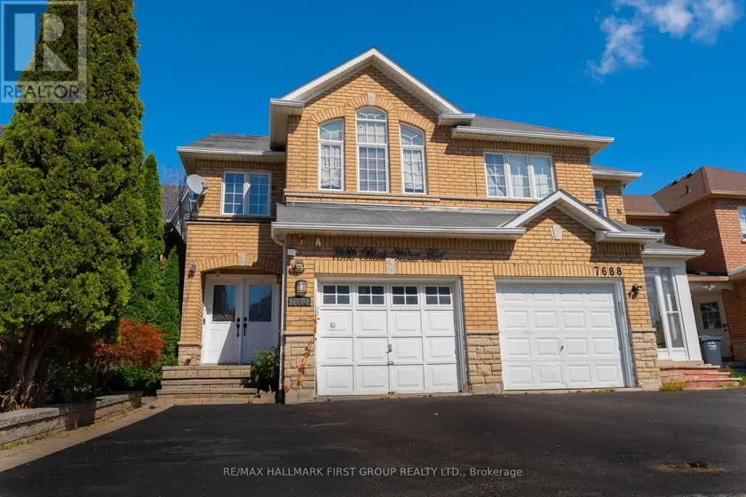 Semi-Detached/Link at 7686 BLACK WALNUT TRAIL, Mississauga