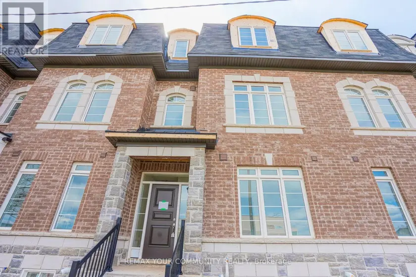 Townhouse at 13 GILFORD STREET, Brampton