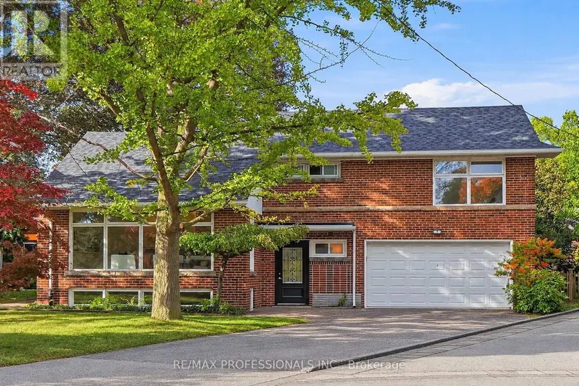 Detached at 8 NORTHOLT COURT, Toronto