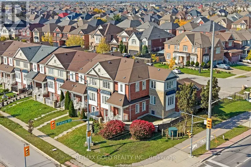 Townhouse at 2 BELLCHASE TRAIL, Brampton