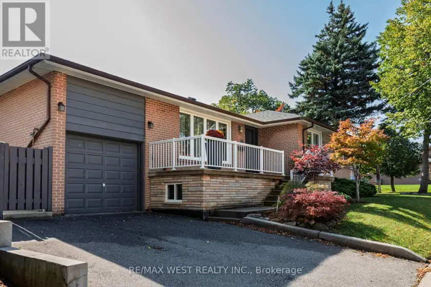 Detached at 82 RENAULT CRESCENT, Toronto