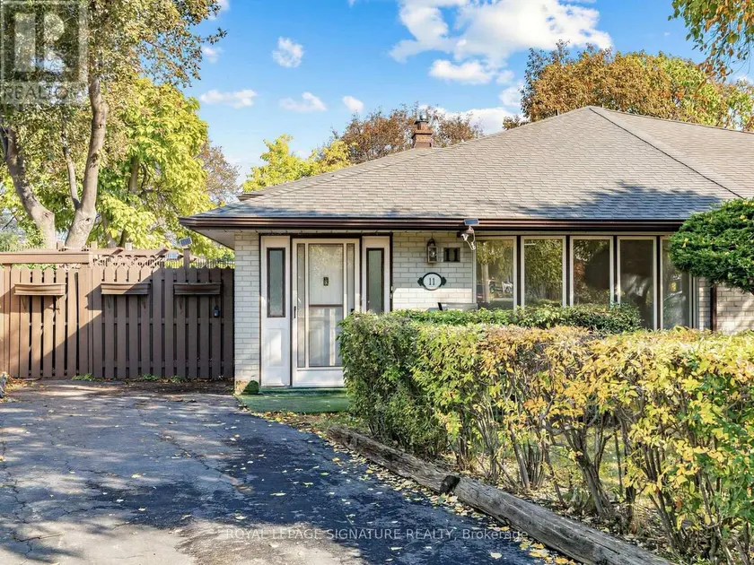 Semi-Detached/Link at 11 ALBION CRESCENT, Brampton