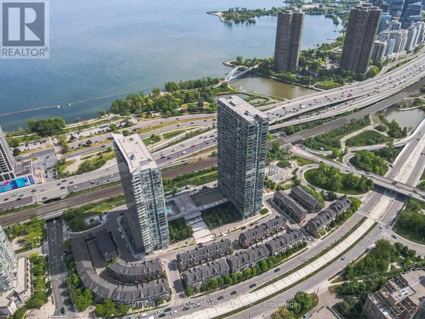 Apartment at 812 - 105 THE QUEENSWAY, Toronto
