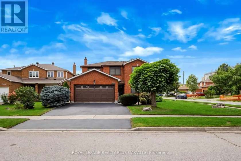 Detached at 279 HICKORY CIRCLE, Oakville