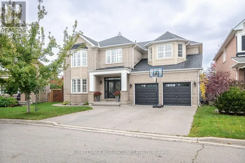 Detached at 1624 ARTHURS WAY, Milton