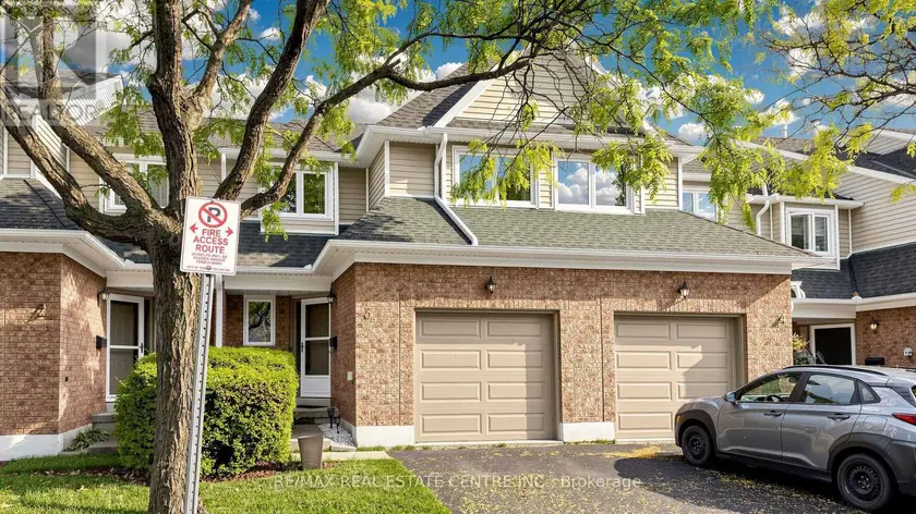Townhouse at 3 - 2215 CLEAVER AVENUE, Burlington