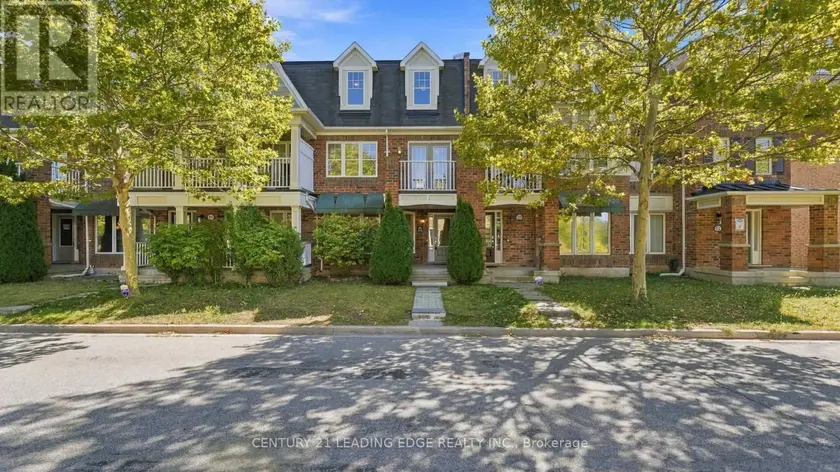 Townhouse at 208 MAGURN GATE, Milton
