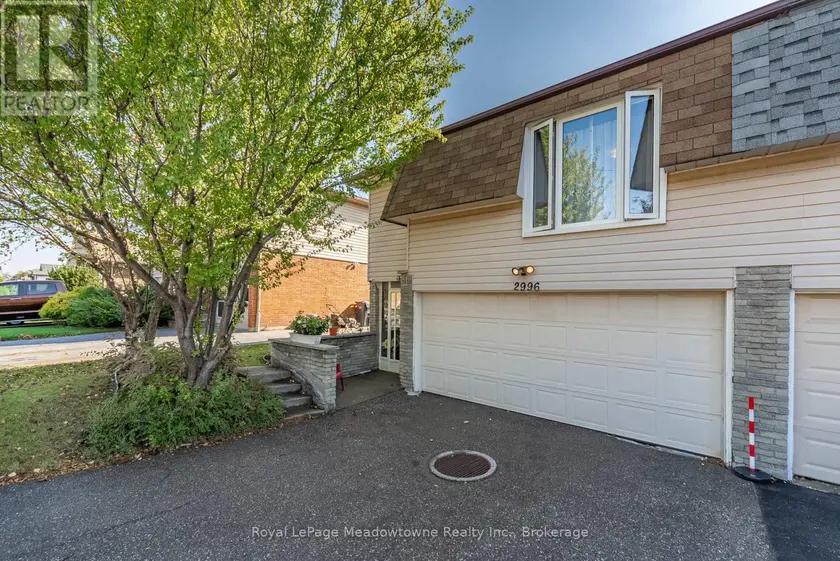 Semi-Detached/Link at 2996 WINDJAMMER ROAD, Mississauga