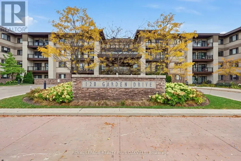 Apartment at 211 - 128 GARDEN DRIVE, Oakville