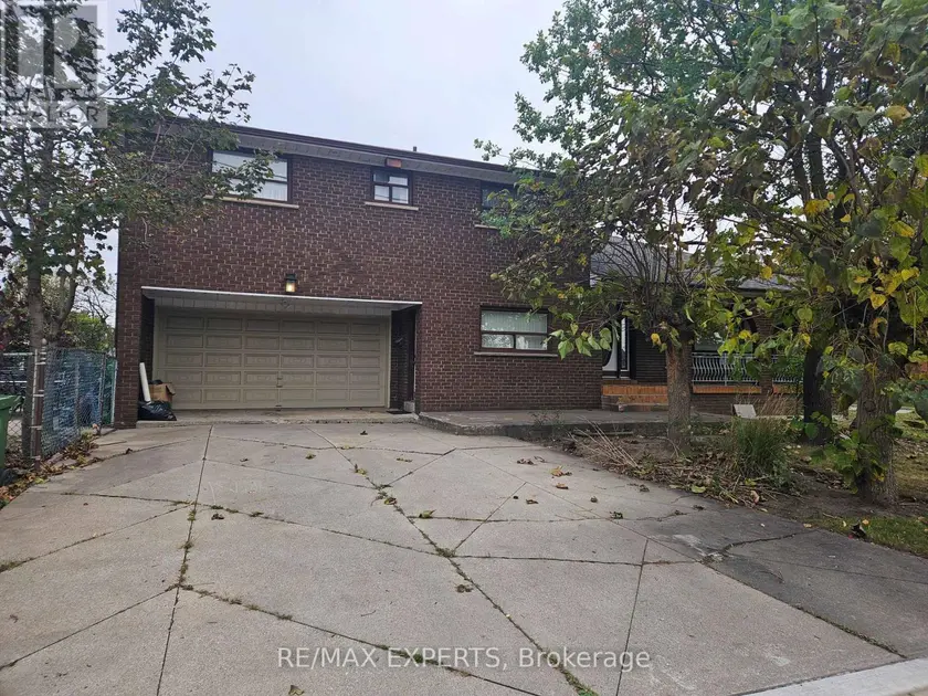 Detached at 1 BYWORTH BOULEVARD, Toronto