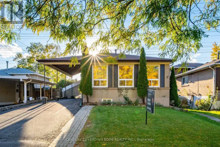 Detached at 63 MERCURY ROAD, Toronto