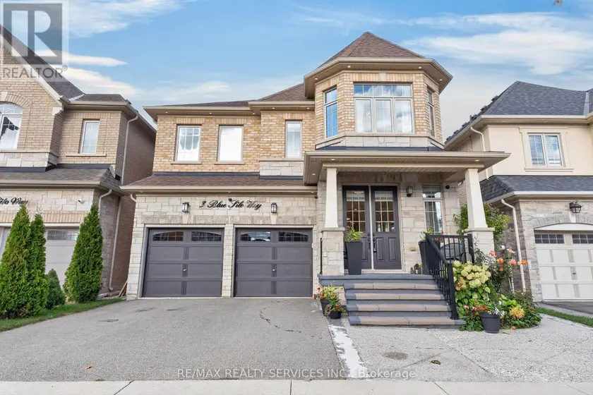 Detached at 3 BLUE SILO WAY, Brampton
