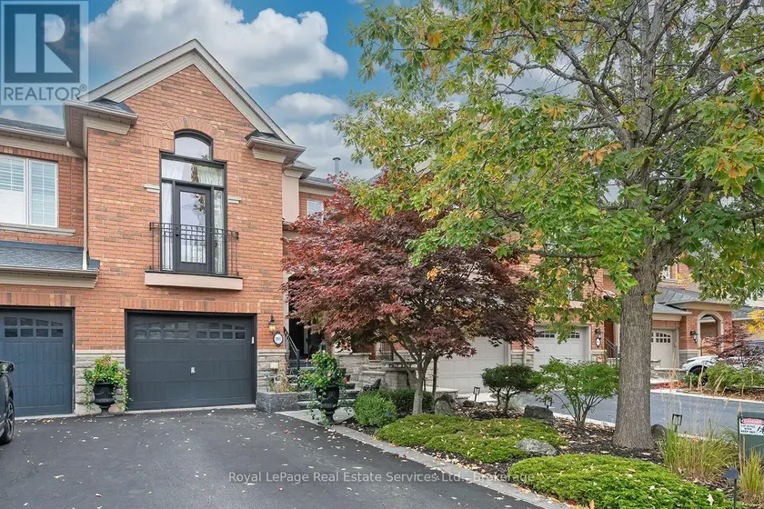 Townhouse at 207 TAWNY CRESCENT, Oakville