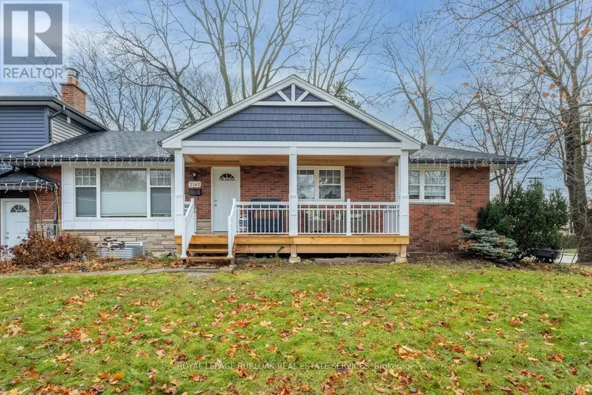 Detached at LOWER - 2142 PARKWAY DRIVE, Burlington