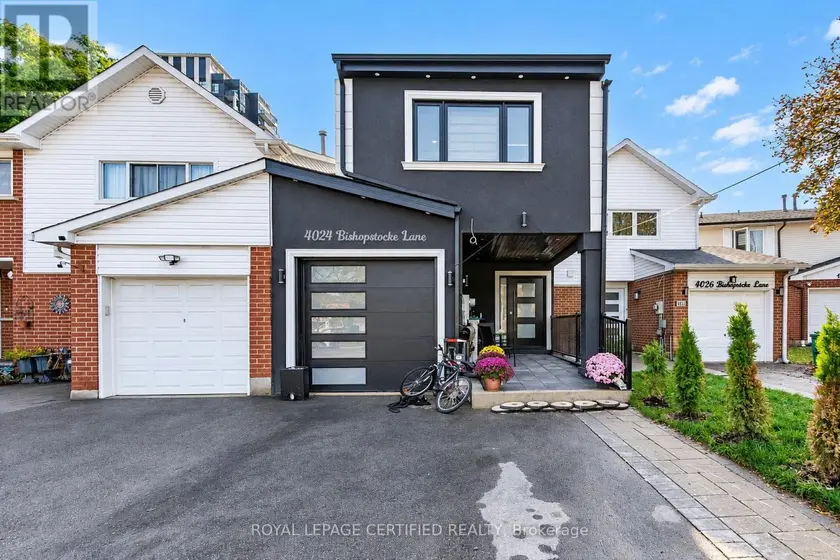 Semi-Detached/Link at 4024 BISHOPSTOKE LANE, Mississauga