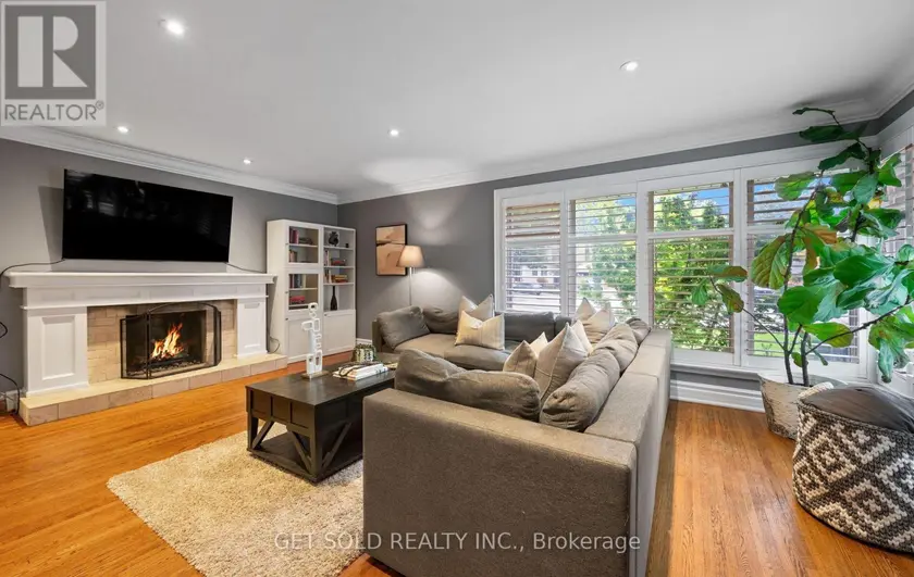 Detached at 136 PRINCE GEORGE DRIVE, Toronto