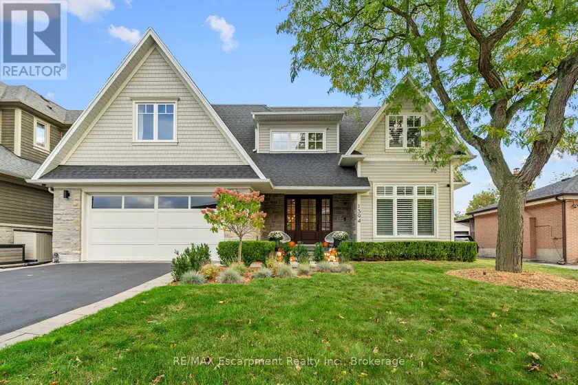 Detached at 1394 WAVERLY AVENUE, Oakville
