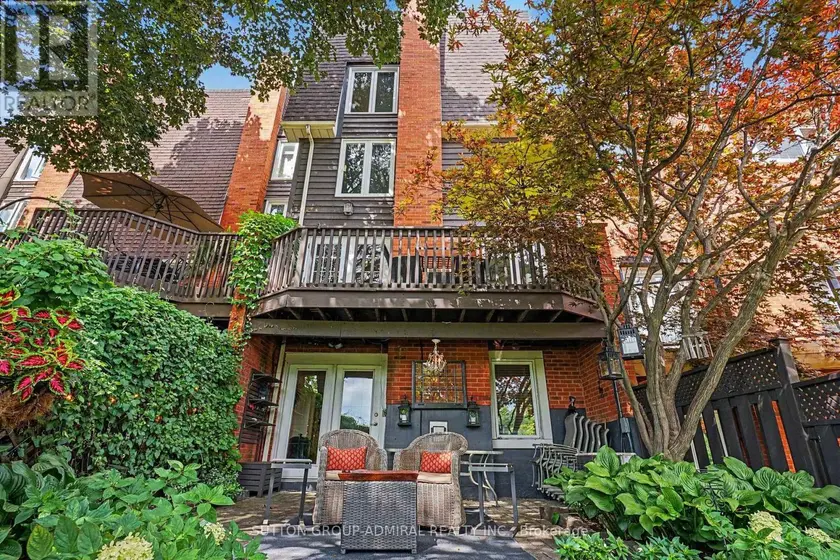Townhouse at 1230 CORNERBROOK PLACE, Mississauga