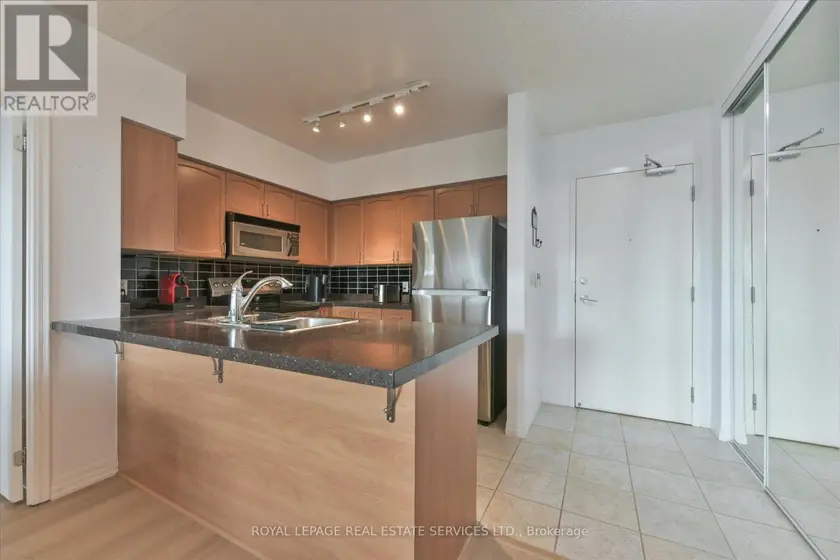 Apartment at 305 - 38 FONTENAY COURT, Toronto
