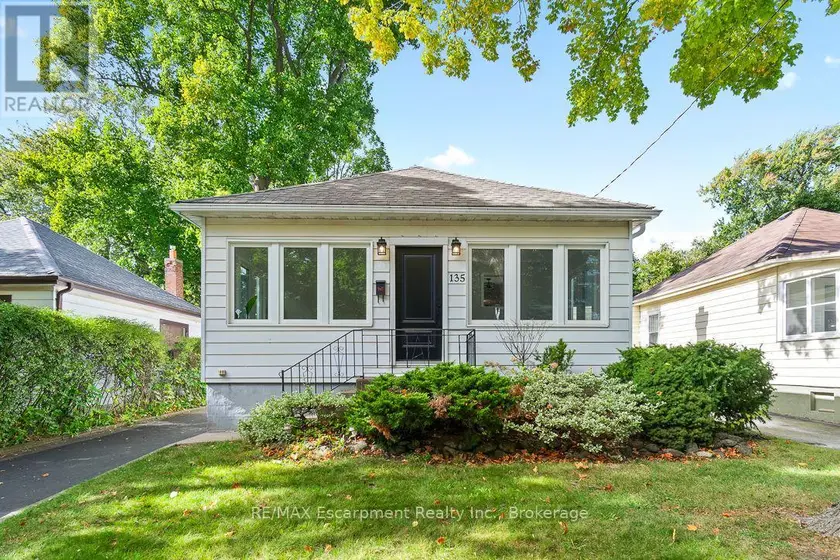 Detached at 135 DEANE AVENUE, Oakville