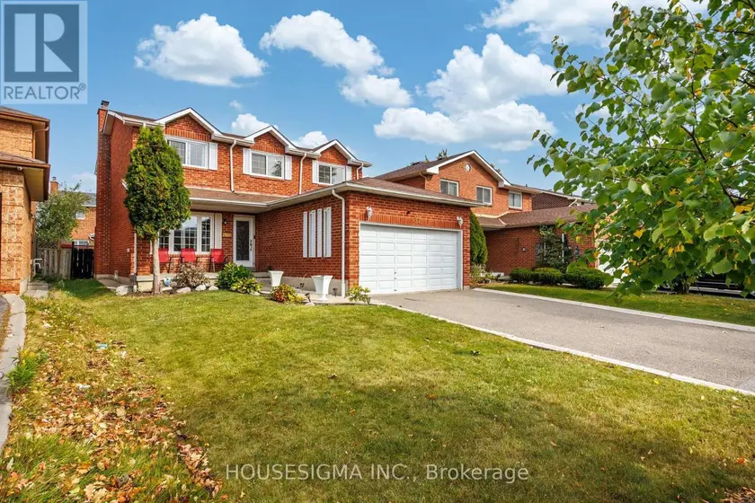 Detached at 32 BALLYCASTLE CRESCENT, Brampton