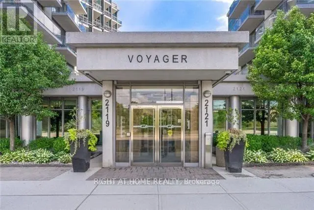 Apartment at 304 - 2119 LAKESHORE BOULEVARD W, Toronto