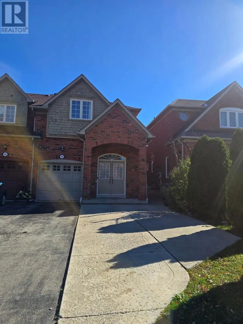 Semi-Detached/Link at 3224 ANGEL PASS DRIVE, Mississauga