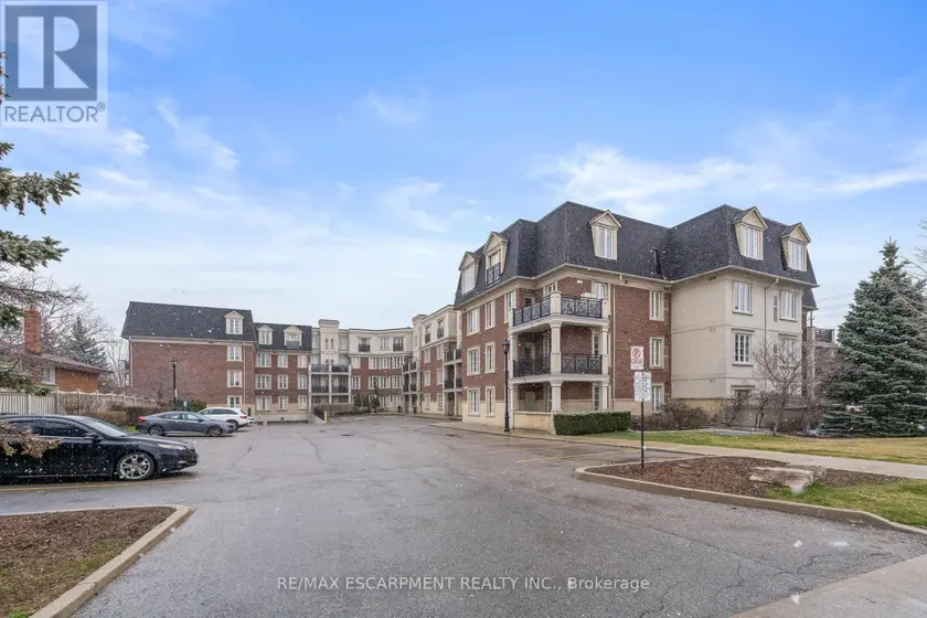 Apartment at 116 - 3351 CAWTHRA ROAD, Mississauga