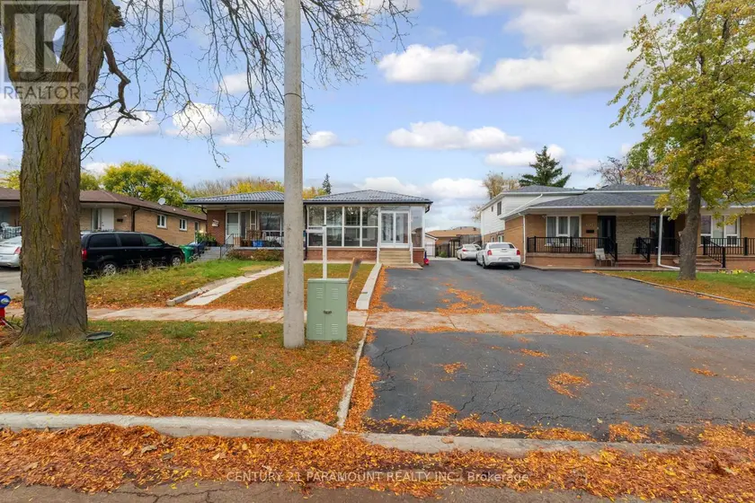 Semi-Detached/Link at 3135 PURNELL COURT, Mississauga