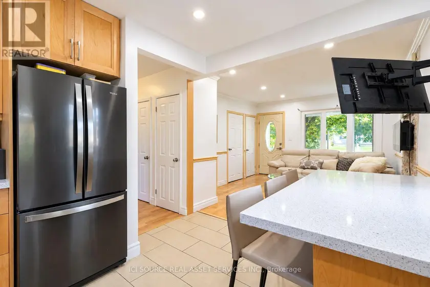 Detached at 2014 BALSAM AVENUE, Mississauga